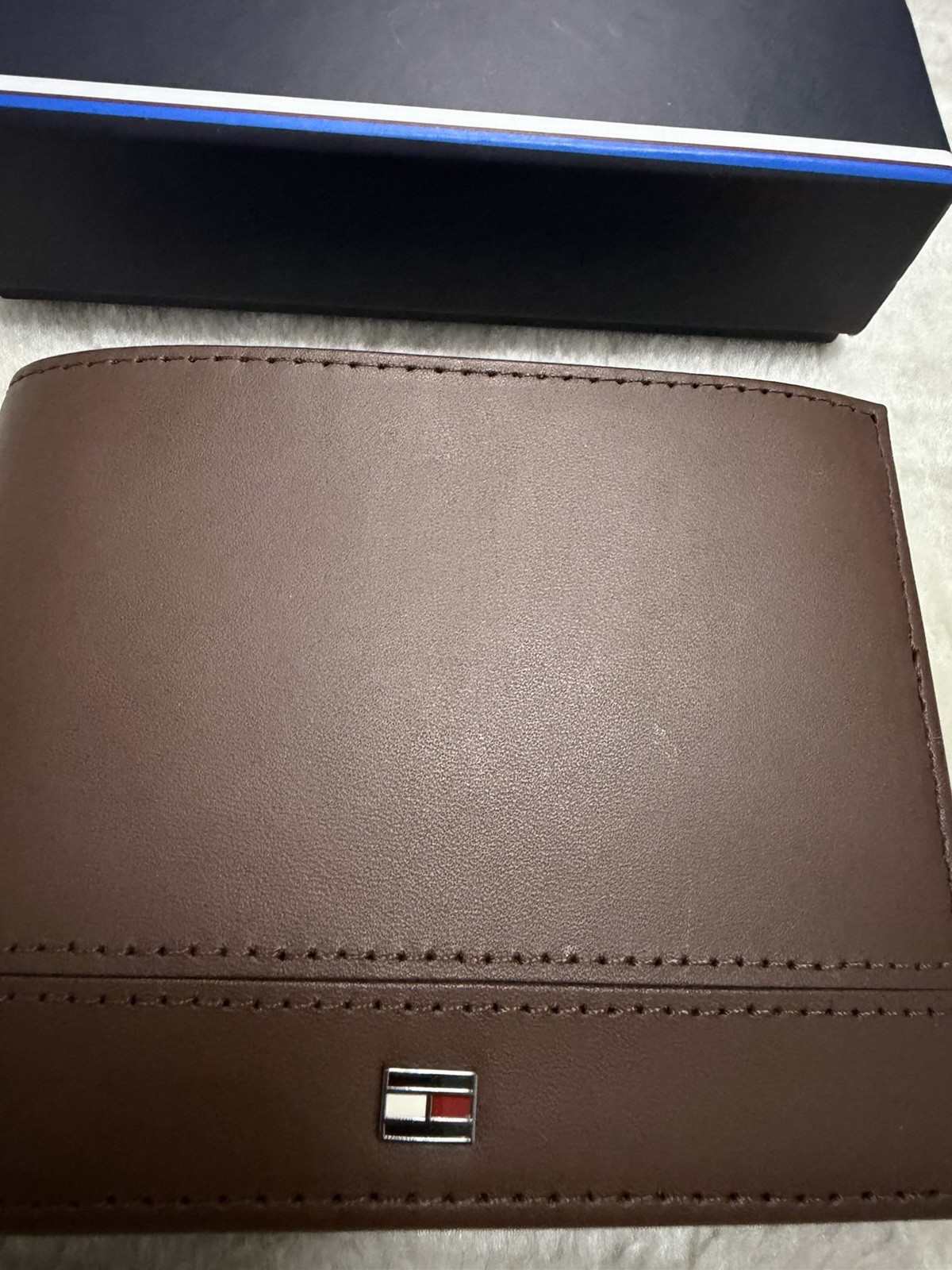 Tommy Hilfiger Brown Leather Coin Pocket Wallet Mens Credit Card Holder Gift Box image 2