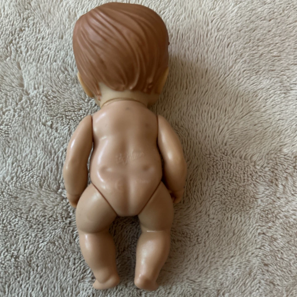 Zapf Mini Bebé Nacido Sorpresa Niña Muñeca Juguete Bebida y Cabello Castaño Mojado Ojos Azules 4" Foto 2 de 2