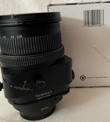 Nikon NIKKOR PC Micro 85mm f/2.8D Lens w/Box, Case, Strap & Caps NEW PERFECT!! - Picture 9 of 9