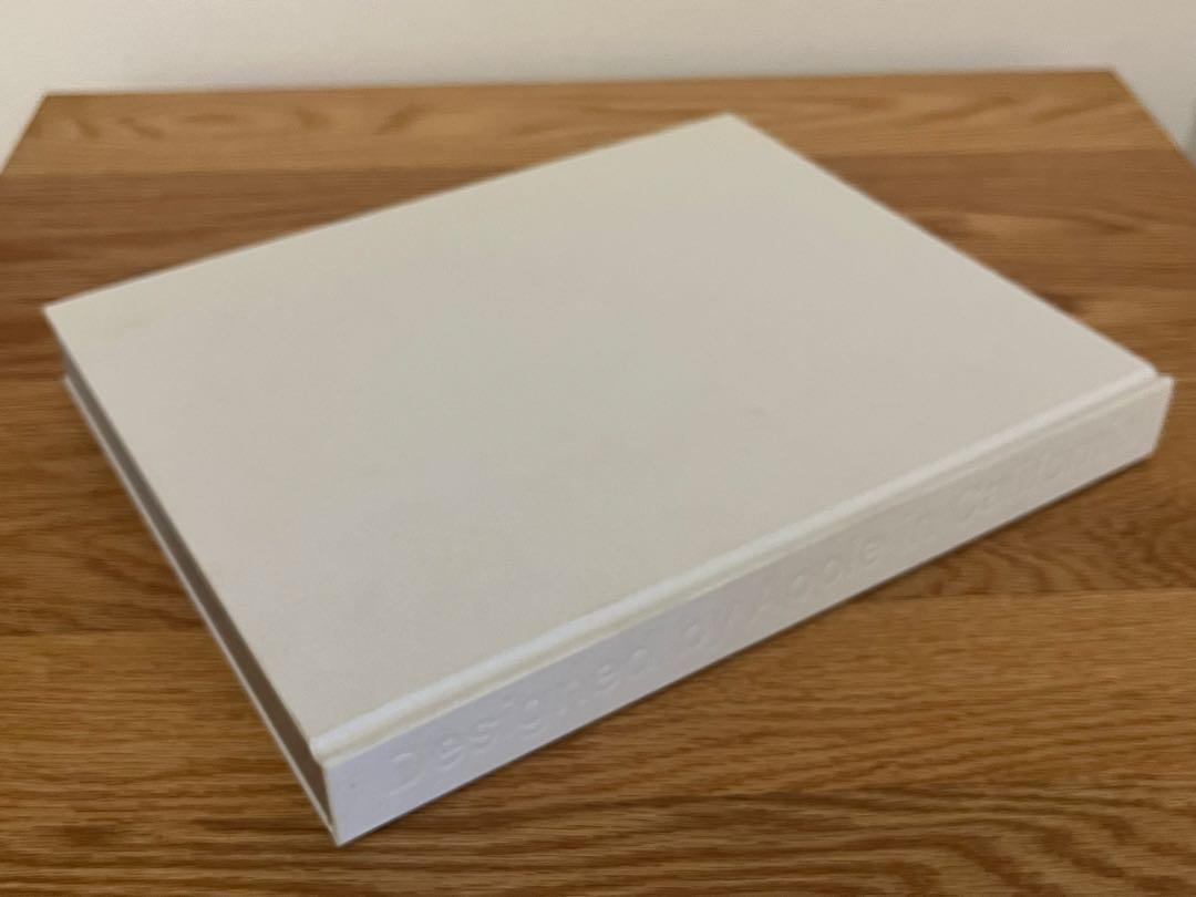 Designed by Apple in california 書籍（小） Designed by apple in california book Small Ver. 10.20” x