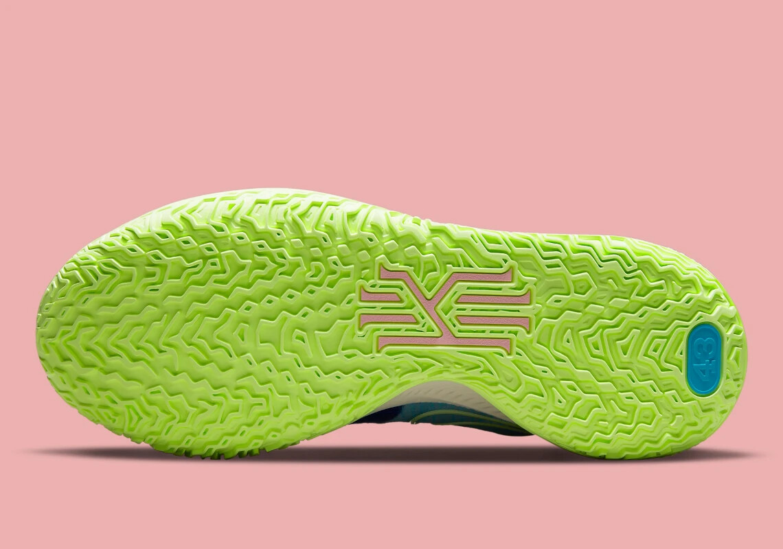 Nike Kyrie 4 Low x Sue Bird 'Dynasty' BASKETBALLL CW3985-401