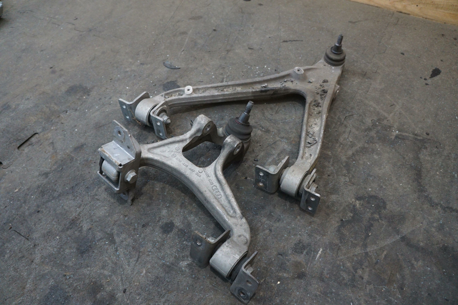Set 2 Front Right Lower Upper Control Arm OEM Lamborghini Gallardo LP560 Spyder