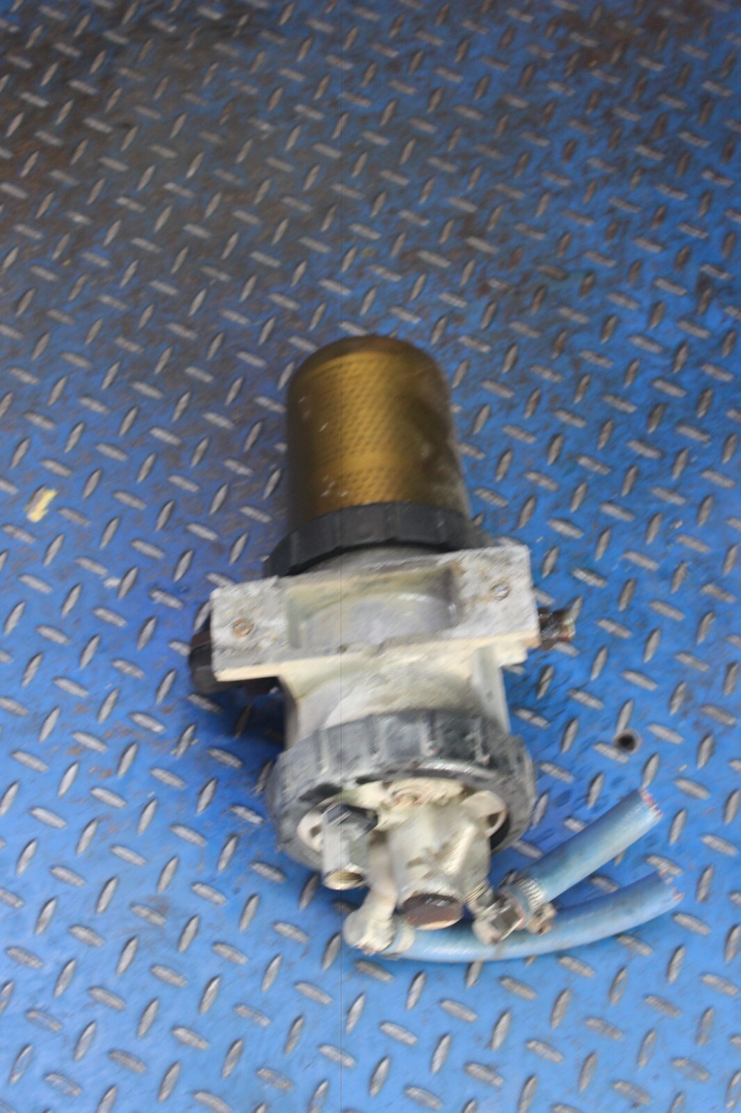 CUMMINS ISX FUEL FILTER / WATER SEPARATOR P/N 5832902 eBay