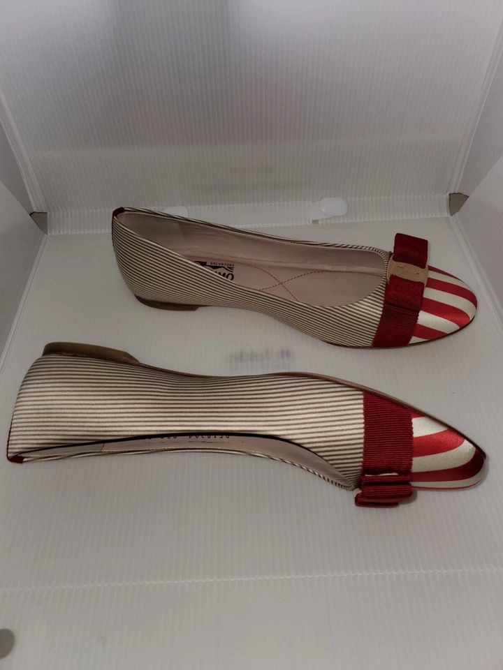 NUEVO Salvatore Ferragamo Varina Rojo y Beige Pisos | Talla EE. UU. 10.5 Foto 4 de 4
