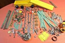 Meccano in scatola gialla con motore da montare