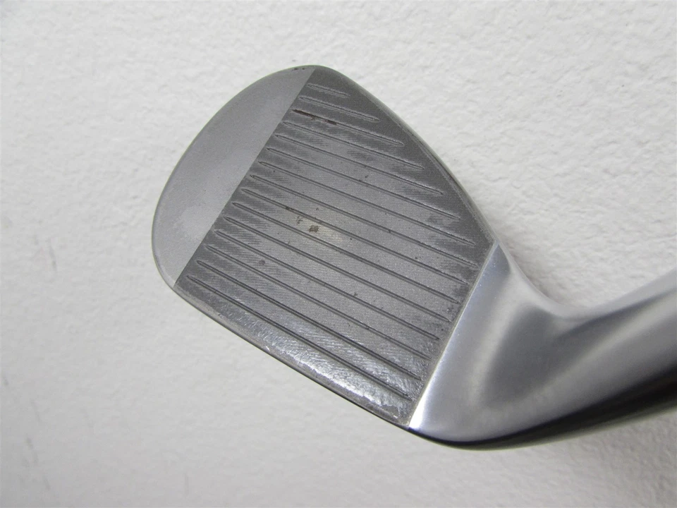Callaway Golf JAWS RAW Chrome 56*10S Sand Wedge Ladies Flex UST Graphite Shaft - Image 4 of 4