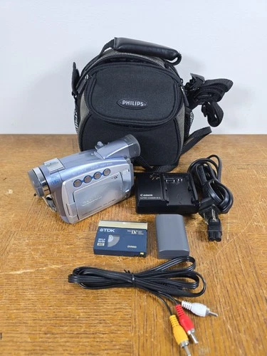 Canon ZR80 MiniDV Camcorder Bundle Tested Works w/ Battery, Charger, Case, Tape
