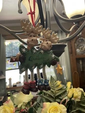 BR- Resin Moose Pair W Christmas Tree Ornament
