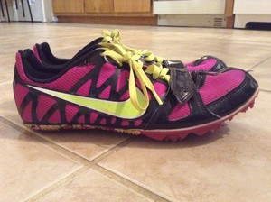 womens running spikes size 6