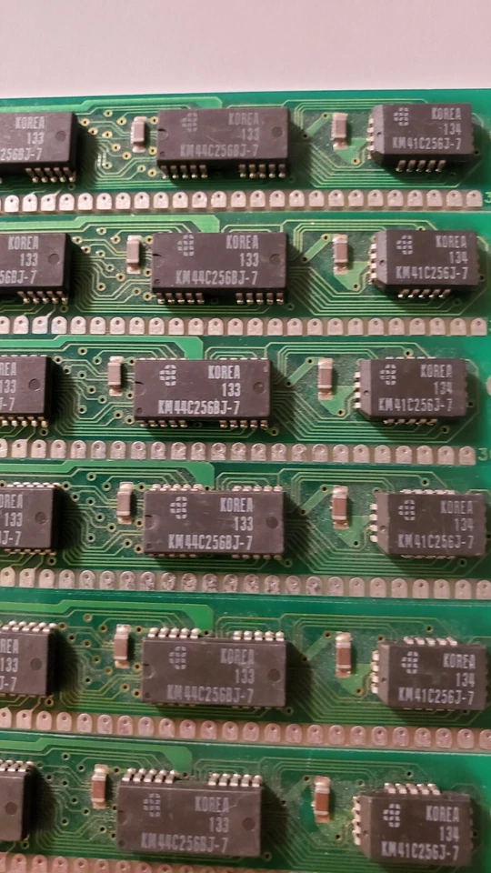 Vintage 256kb Ram Memory- Rare - (#JMM25603S) - (#KM44C256BJ-7) - Image 4 of 4
