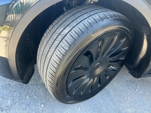2023 Tesla Model Y - Picture 10 of 31