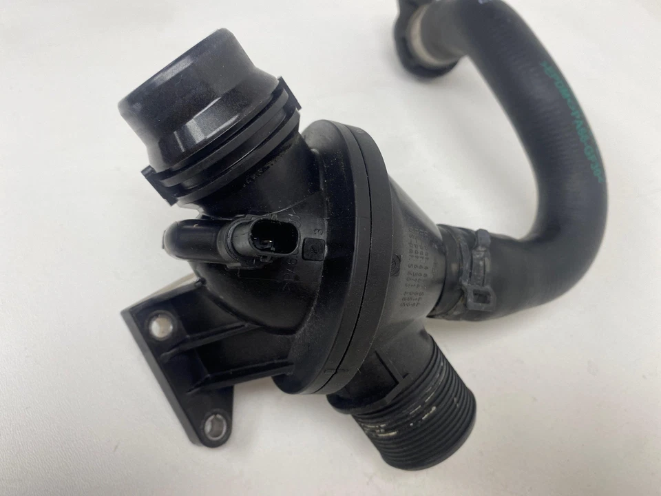 Carcasa termostato refrigerante motor 6601544 compatible con BMW 528I 2,0 L AWD de 12-15 Foto 2 de 4