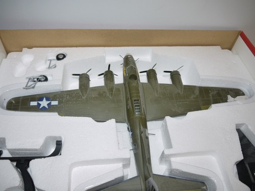 CORGI AA33305 BOEING B17 FLYING FORTRESS '2ND PATCHES' limited edition - Picture 5 of 21