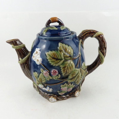 Wanjaing Nouveau Majolica Teapot Berries Leaves Flowers CBK Ltd 1991 Blue Floral