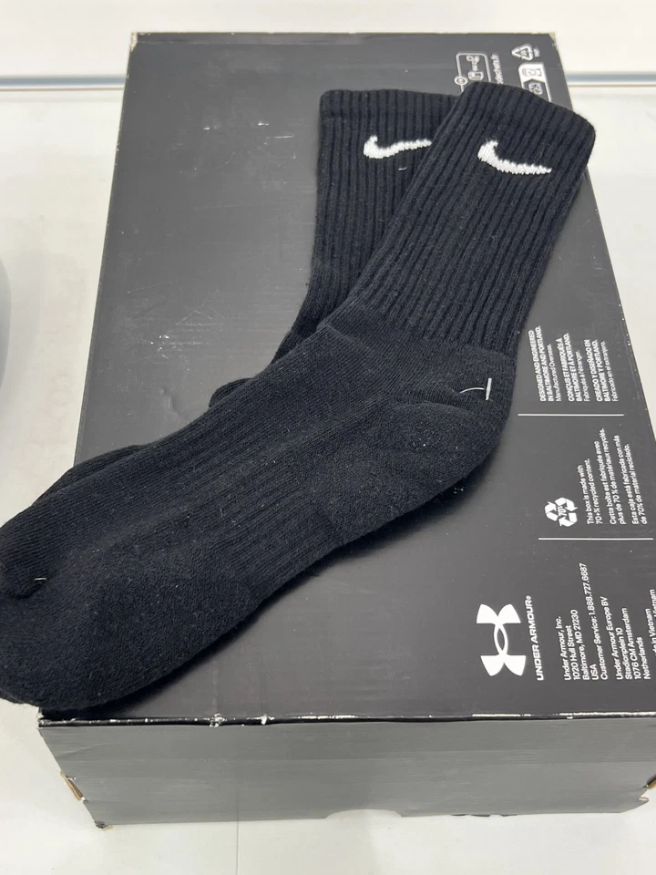 Botines de fútbol Under Armour Blur Smoke Gamuza 2.0 MC para hombre verdes con calcetines 16 nuevos en caja Foto 3 de 4