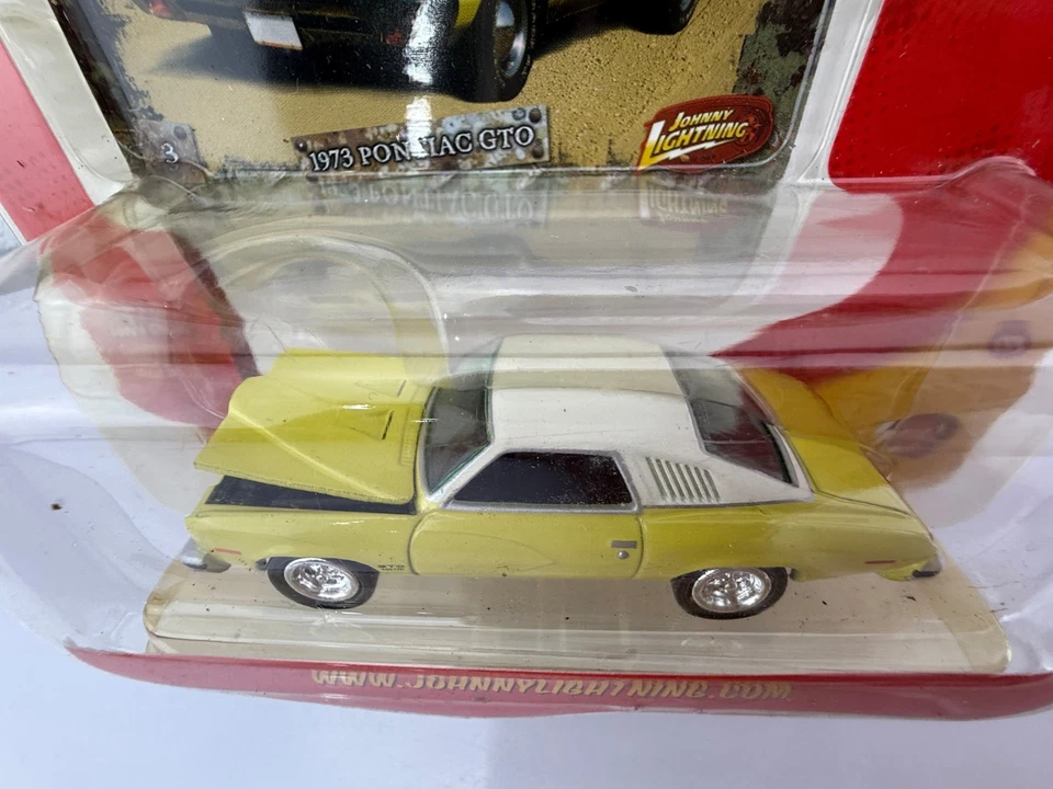 Johnny Lightning Musclecars "1973 Pontiac GTO" 1:64 Diecast. R16 - Image 4 of 4