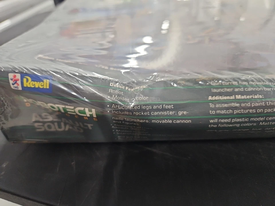 REVELL 1984 ROBOTECH ASSAULT SQUAD SEALED!!!!! - Image 2 of 4