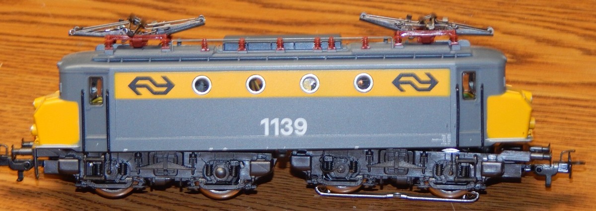 MARKLIN 3324 ELECTRIC LOCOMOTIVE #1139 YELLOW & GREY HO GREAT