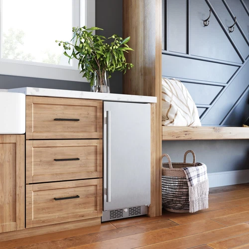 Avallon AFR152SSRH 15 Inch Wide 3.3 Cu. Ft. Compact Refrigerator with LED Lighti - Picture 3 of 9