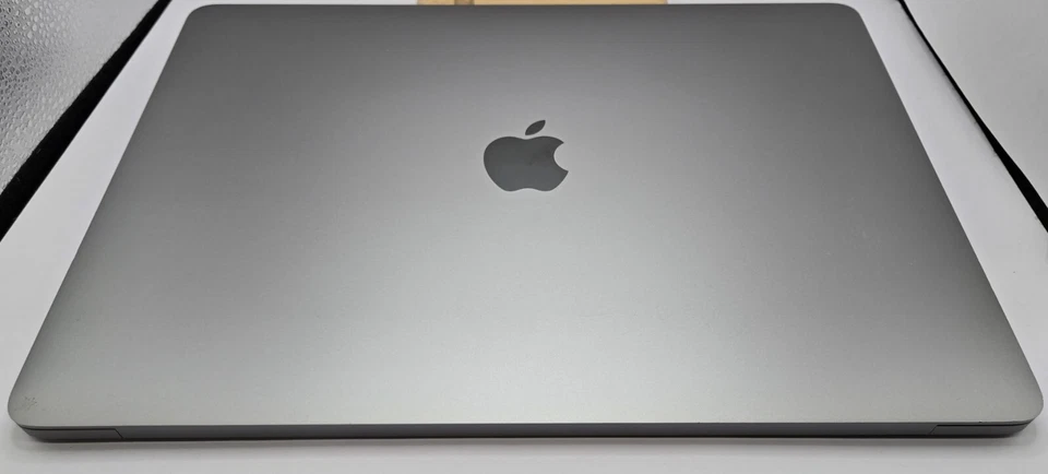 MACBOOK PRO 13 2020 M1 8 Gb/256 Gb  PERFETTO , BATTERIA ORIGINALE PERFETTA - Immagine 2 di 4