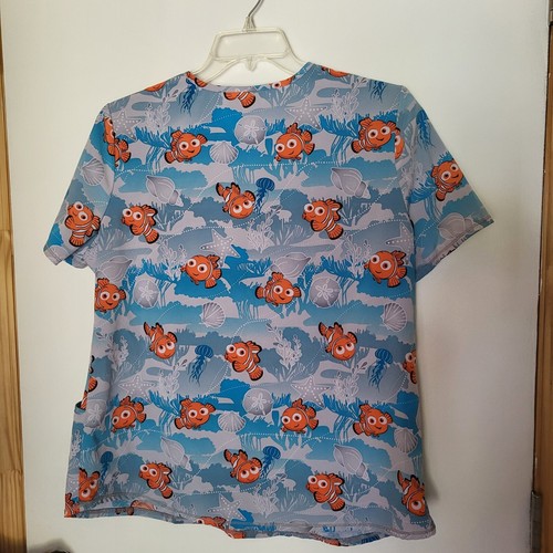 Pixar Finding Nemo Sealife L Stretch Scrub Top Women's 3 Pockets Excellent !! - Picture 2 of 10