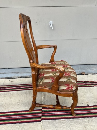 A Antique Country French Provincial Carved Armchair, 18th Century - Picture 15 of 15
