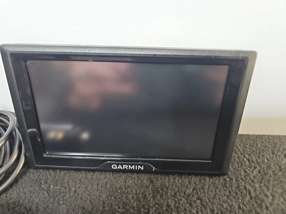 Garmin Drive 5 LM 5" Touchscreen GPS Bundle W/ 12v DC Charger & Mount Plate - Image 2 of 4