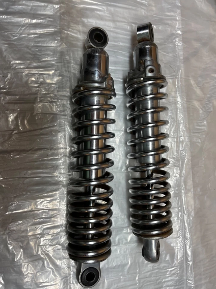 Amortiguadores traseros Suzuki GS550L GS 550 L 1982 Foto 2 de 2