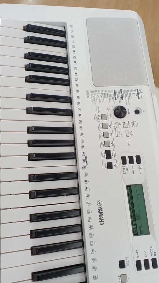 YAMAHA EZ-300 keyboard From Japan - Image 3 of 4