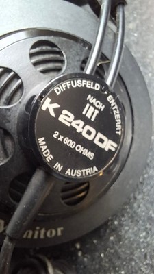 AKG K240 DF Professioneller Studio-Kopfhörer FRISCHE POLSTER!
