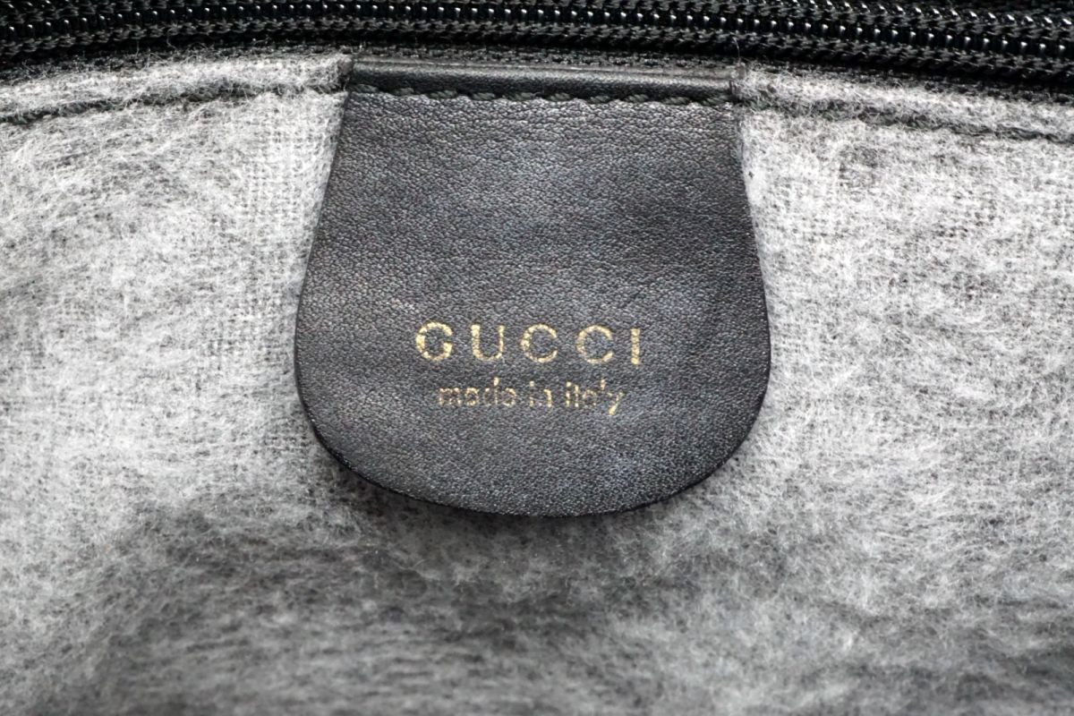 Minimal 2-Way Shoulder Handbag with Bamboo Handle Black Leather - Vintage GUCCI thumbnail 10