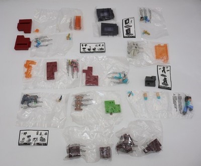 Minecraft Minifigure Craftables Blind Box Series - LOT Sealed in bag 