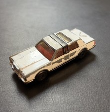VINTAGE 1988 LINCOLN TOWN CAR MATCHBOX