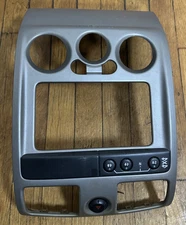 04-12 GMC Canyon Chevy Colorado 4x4 Radio Dash Bezel Trim OEM Gray
