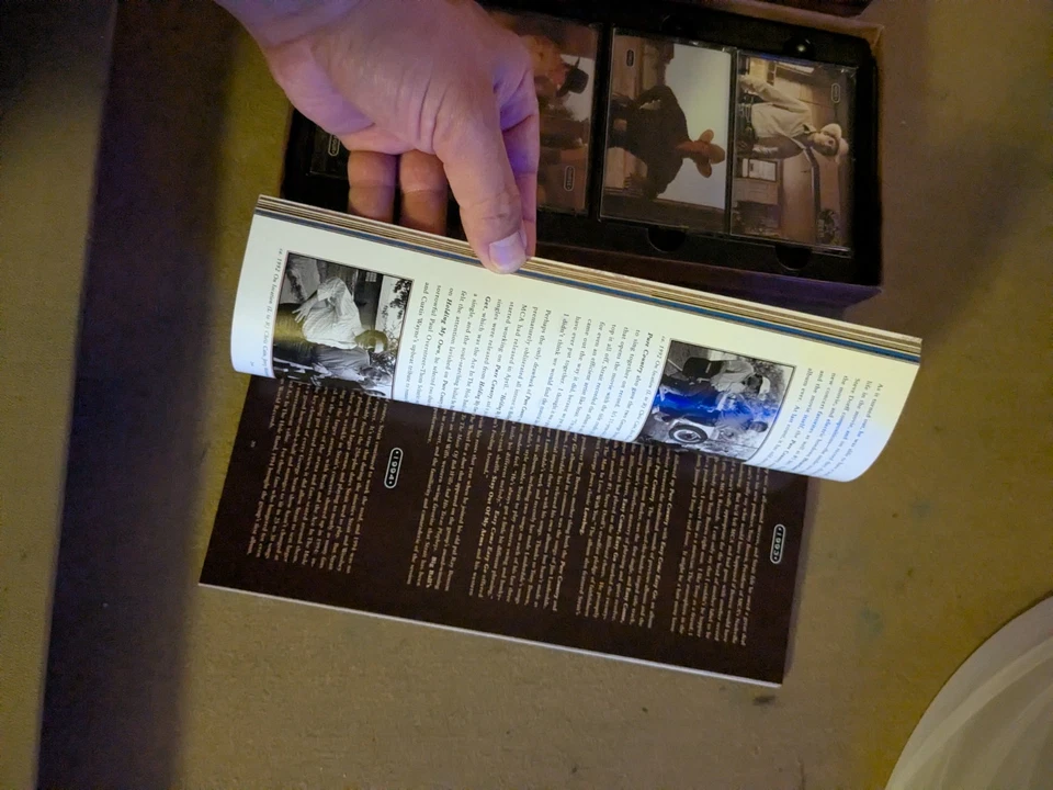 George Strait. Strait Out Of the Box. 4 Cassette set with booklet. 72 tracks. - Image 4 of 4