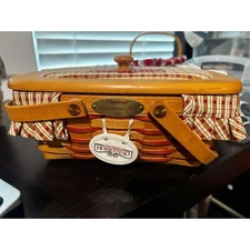 Longaberger 2000 Woven Memories Basket Homestead with padded lid and Tie-On