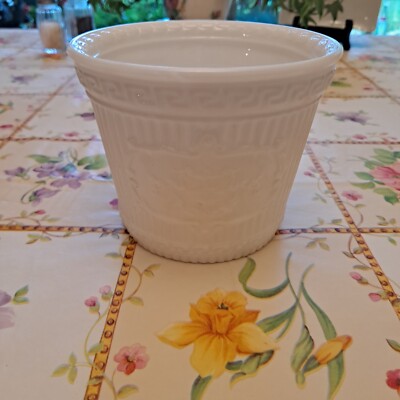 Vintage Milk Glass Cache Pot Flower Fluted Greek Key Medallion