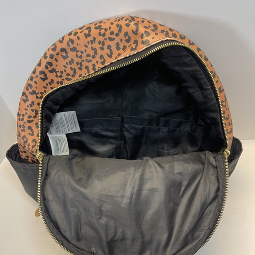 Borsa per pannolini Petunia Pickle Bottom District stampa leopardata e nera. - Foto 4 di 9