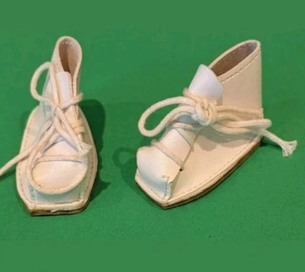 Lot De Chaussures Pour Poupée Ancienne - Vintage, Collection