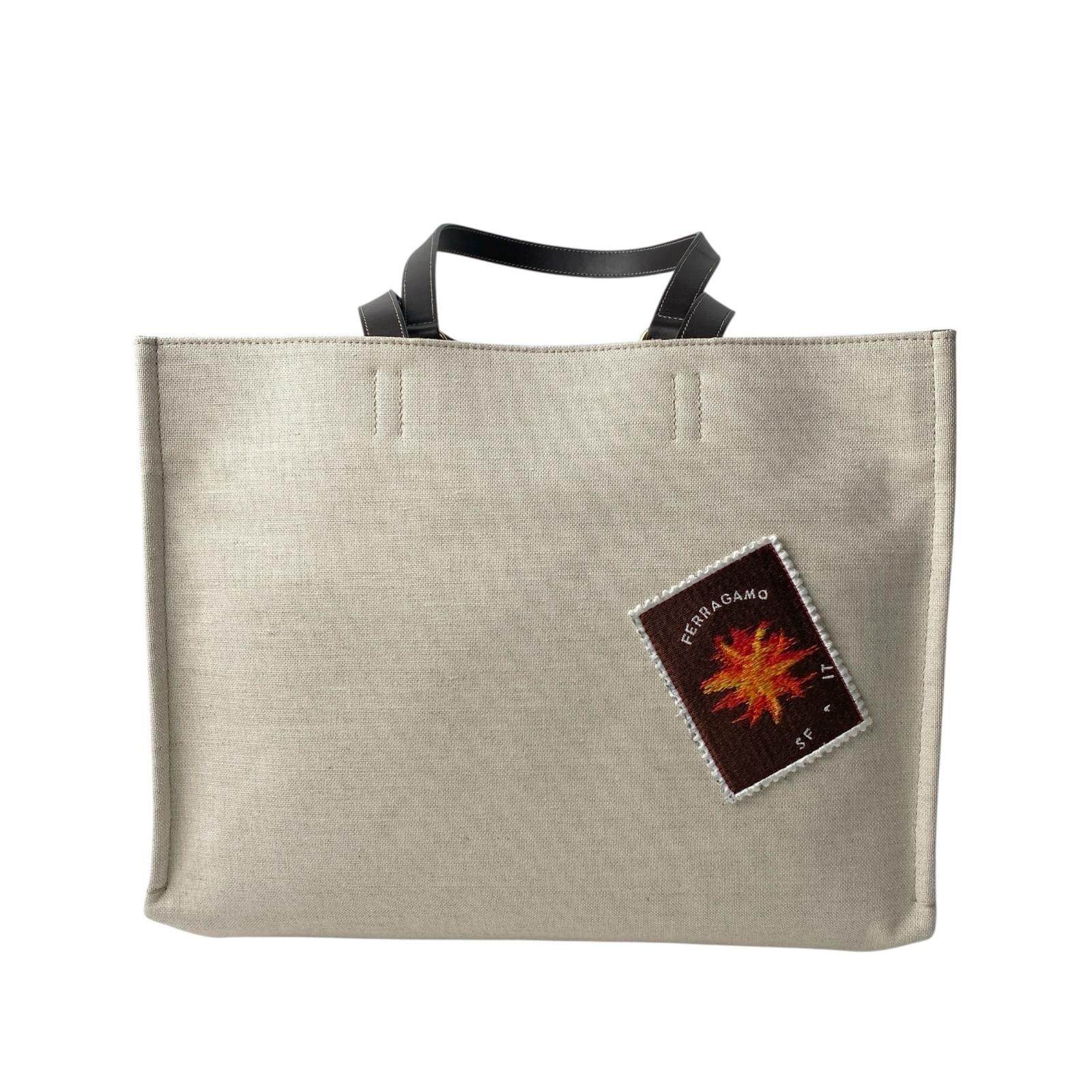 Current model, excellent condition Ferragamo wome… - image 4