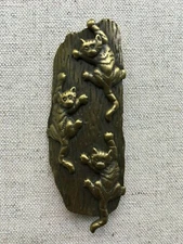 Signed JJ Vintage  KITTENS CAT BROOCH Pin  climbing tree trunk