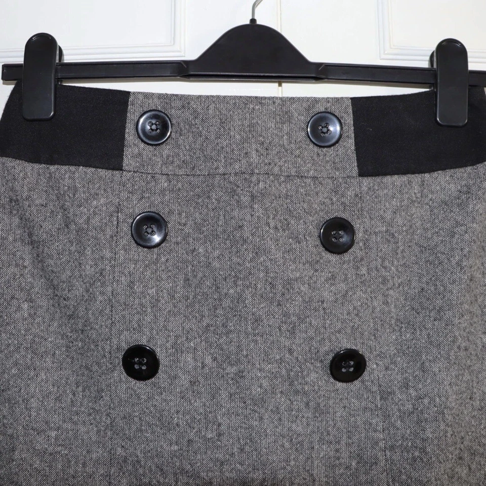 Falda Laura Ashley Talla UK 10 Mujer Gris Mezcla Lana Mezcla Algodón Imitación Botón En muy buena condición Foto 3 de 4
