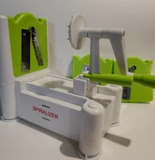 Bitoni Spiralizer Tri-Blade Vegetable Spiral Slicer