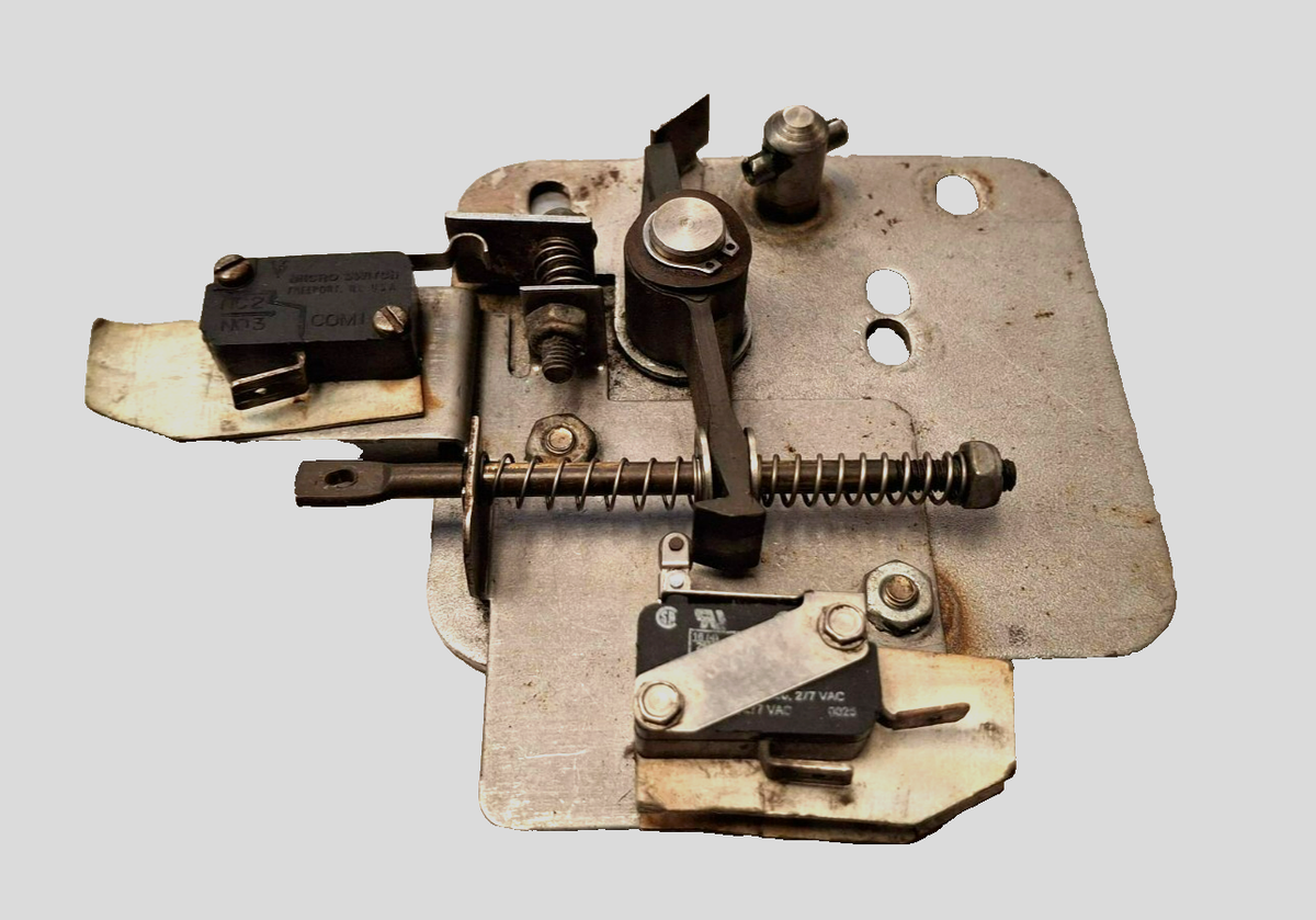 Dexter Washer Door Lock Assembly. P/N: 9885-024-001, 9885-023-001
