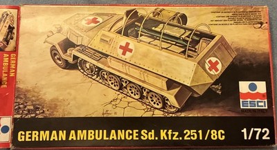 ESCI German Ambulance Sd. Kfz. 251/8C. 1/72. #8067.
