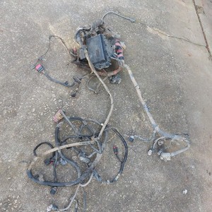 1999, 2000 F-250 F-350 ENGINE BAY FUSEBOX HEADLIGHT WIRING HARNESS 7.3L