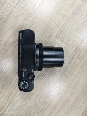 Sony Cyber-shot DSC-RX100 IV(M4)20.1MP 2.9x Optical Zoom Digital