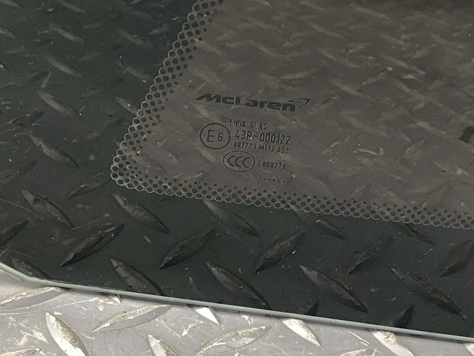 McLaren GT 2020-2023 Rear Left Quarter glass