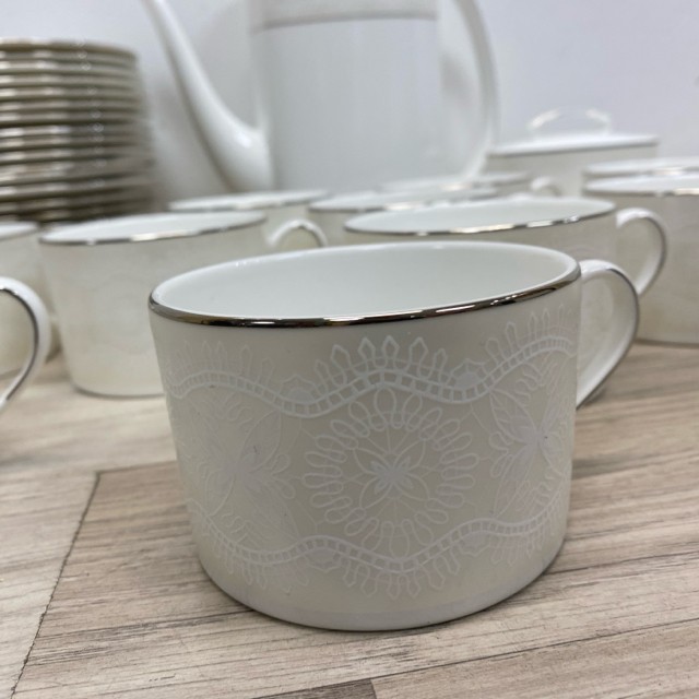Lenox Kate Spade New York Chapel Hill White-Silver Tea Set Service
