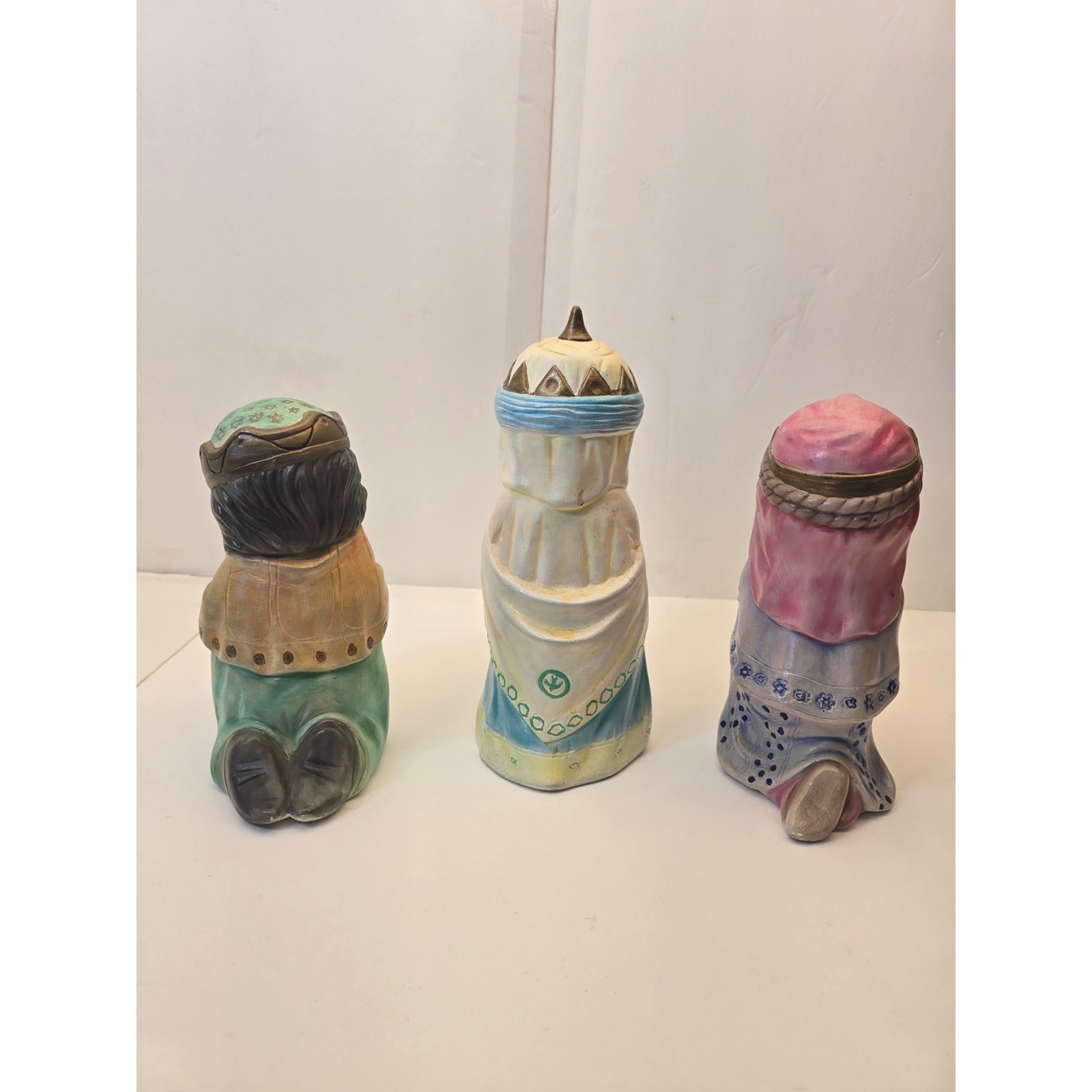 Vintage 3-Piece Wise Men Nativity Figurine Set Ceramic Pastel Christmas Decor
